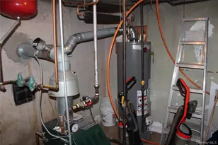 89-68 Springfield Blvd, Jamaica, NY 11427 - Photo 11