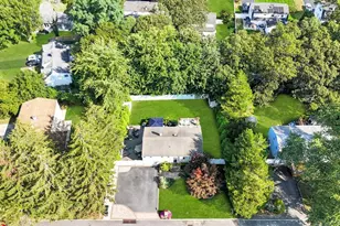 39 Crestwood Ln, Farmingville, NY 11738 - Photo 5