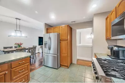 39 Crestwood Lane, Farmingville, NY 11738 - Photo 9