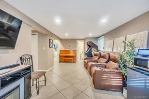 39 Crestwood Ln, Farmingville, NY 11738 - Photo 23