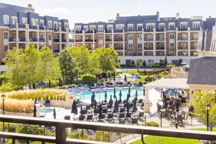 2000 Royal Ct, North Hills, NY 11040 - Photo 19