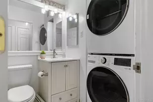 71-11 Sutton Pl, Fresh Meadows, NY 11365 - Photo 19