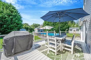 8 Paynes Ln, East Quogue, NY 11942 - Photo 23