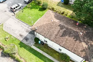 202 Powell Ave, Central Islip, NY 11722 - Photo 5