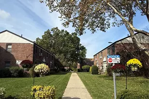 196-11 69th Ave, Fresh Meadows, NY 11365 - Photo 3