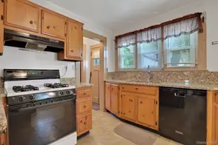 94 Roosevelt Ave, Kingston, NY 12401 - Photo 11