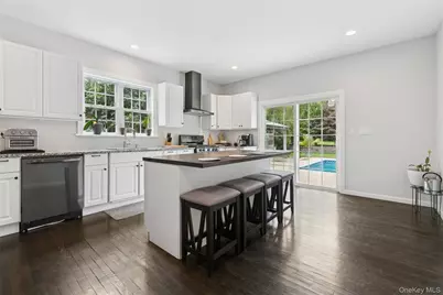 138 North Road, Hampton Bays, NY 11946 - Photo 13