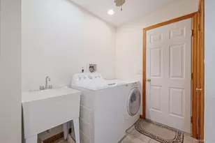 6 Bay Dr, Hampton Bays, NY 11946 - Photo 17