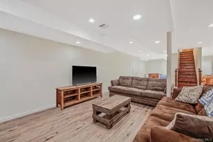 6 Bay Dr, Hampton Bays, NY 11946 - Photo 19