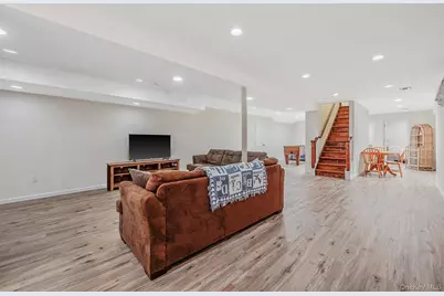 6 Bay Drive, Hampton Bays, NY 11946 - Photo 19