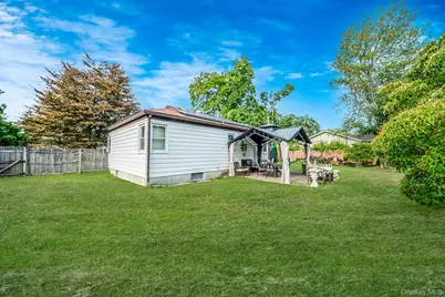 30 Oakdale Avenue, Central Islip, NY 11722 - Photo 9