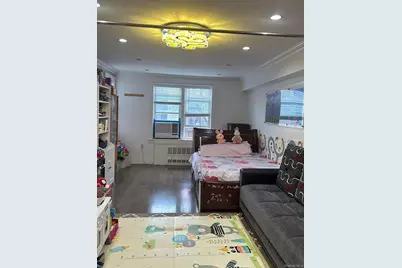 4240 Bowne Street #5C, Flushing, NY 11355 - Photo 9