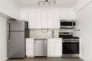 220 Pelham Rd, New Rochelle, NY 10805 - Photo 7