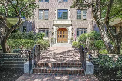 4 Dartmouth Street #410, Forest Hills, NY 11375 - Photo 27