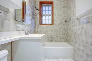 4 Dartmouth St, Forest Hills, NY 11375 - Photo 17