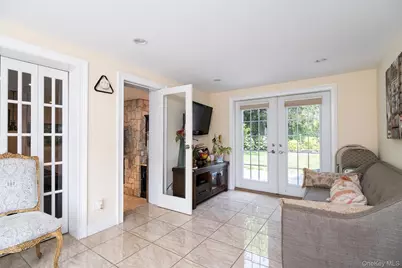 982 Split  Rock Road, Pelham, NY 10803 - Photo 9