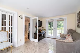 982 Split Rock Rd, Pelham, NY 10803 - Photo 9