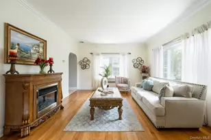 982 Split Rock Rd, Pelham, NY 10803 - Photo 3