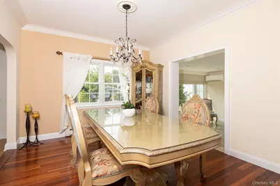 982 Split  Rock Road, Pelham, NY 10803 - Photo 13
