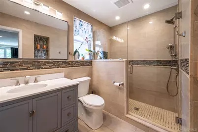 982 Split  Rock Road, Pelham, NY 10803 - Photo 17