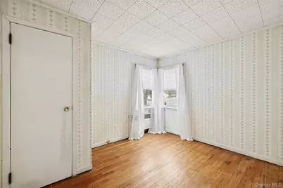 136 3rd Street, New Hyde Park, NY 11040 - Photo 9