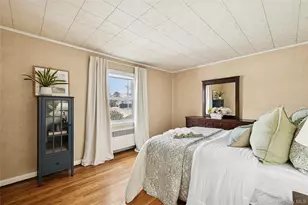 136 3rd St, New Hyde Park, NY 11040 - Photo 7