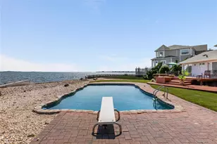 167 Secatogue Ln W, West Islip, NY 11795 - Photo 29