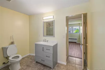 412 37th Street #1 Family House, Lindenhurst, NY 11757 - Photo 5