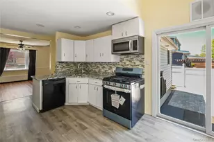 412 37th St, Lindenhurst, NY 11757 - Photo 3