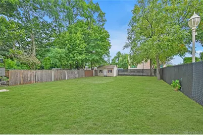 20 E Roosevelt Avenue, Roosevelt, NY 11575 - Photo 21