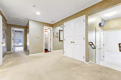 305 S Grandview Avenue, Monsey, NY 10952 - Photo 21