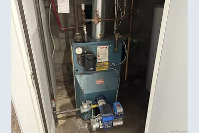 611 Asharoken Boulevard, Bay Shore, NY 11706 - Photo 11