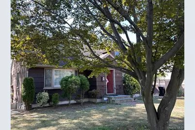 611 Asharoken Boulevard, Bay Shore, NY 11706 - Photo 3