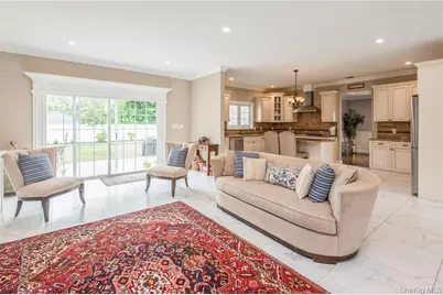 45 Meeting Lane, Hicksville, NY 11801 - Photo 13