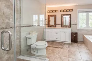45 Meeting Ln, Hicksville, NY 11801 - Photo 25