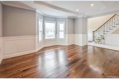 45 Meeting Lane, Hicksville, NY 11801 - Photo 7