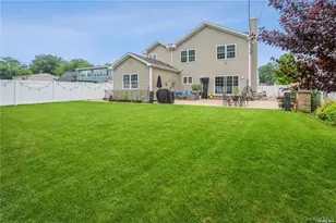 45 Meeting Ln, Hicksville, NY 11801 - Photo 39
