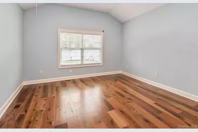 45 Meeting Lane, Hicksville, NY 11801 - Photo 19