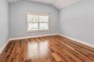 45 Meeting Ln, Hicksville, NY 11801 - Photo 19
