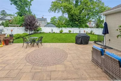 45 Meeting Lane, Hicksville, NY 11801 - Photo 37
