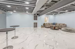 45 Meeting Ln, Hicksville, NY 11801 - Photo 29