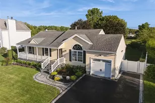 45 Meadow Ct, Manorville, NY 11949 - Photo 35