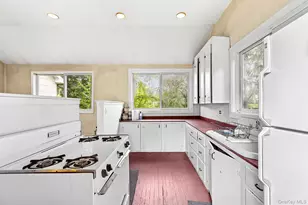 35 Saltaire Rd, Sound Beach, NY 11789 - Photo 5