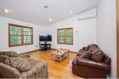 40 Dorchester Avenue, Hastings on Hudson, NY 10706 - Photo 9