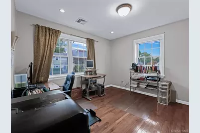 33 Berkshire Road, Yonkers, NY 10710 - Photo 25