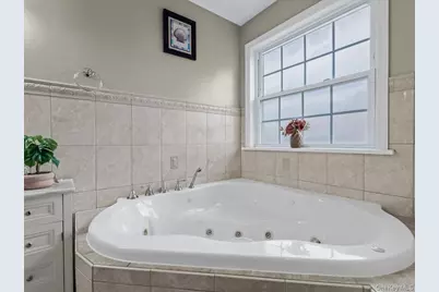 33 Berkshire Road, Yonkers, NY 10710 - Photo 21