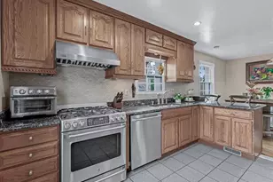 33 Berkshire Rd, Yonkers, NY 10710 - Photo 7