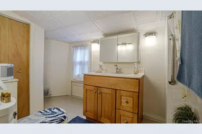 616 Meachem Avenue, Elmont, NY 11003 - Photo 15