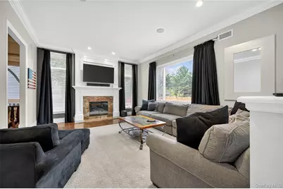 65 Oriole Way, Westbury, NY 11590 - Photo 7