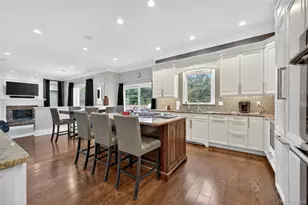 65 Oriole Way, Westbury, NY 11590 - Photo 11